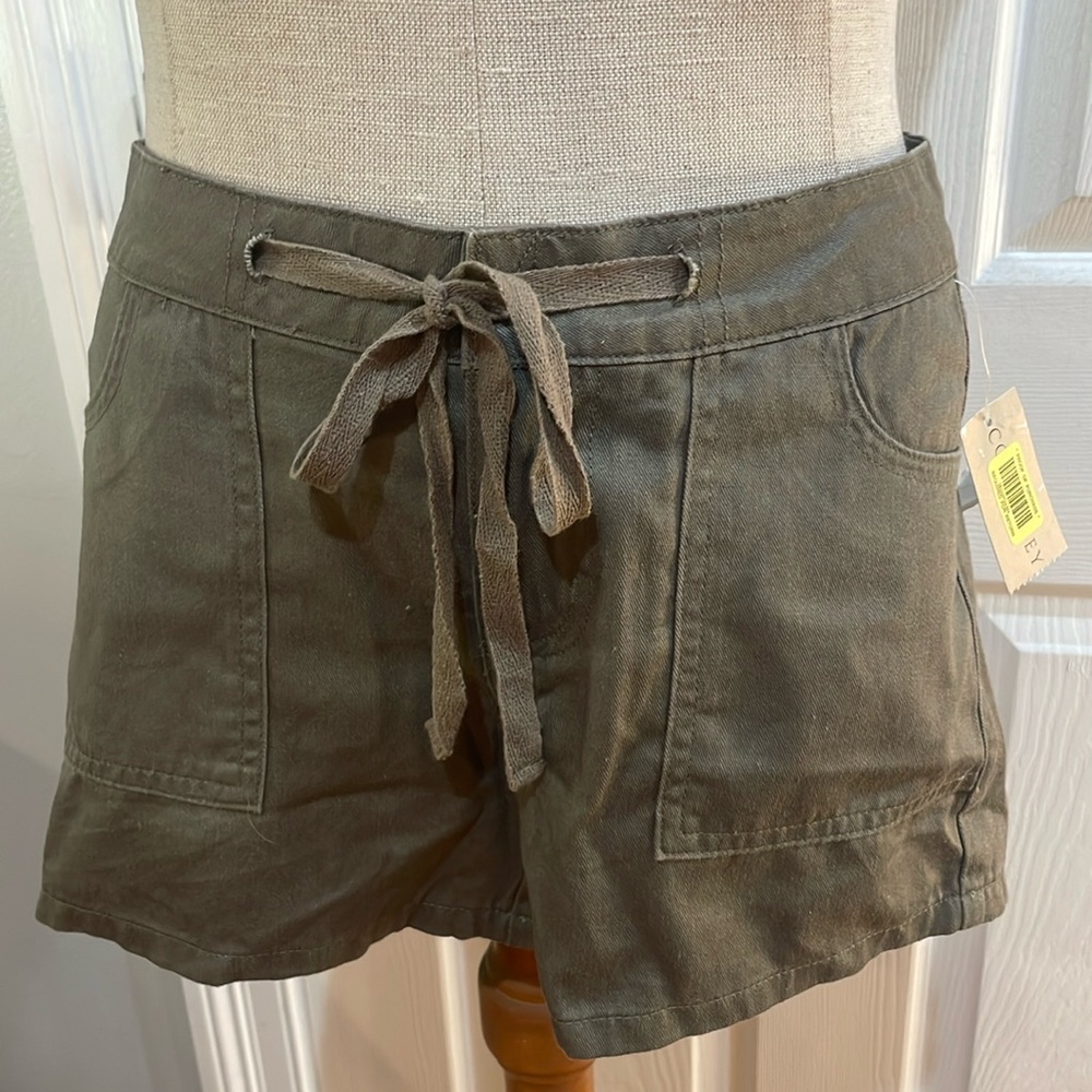 Copper key shorts cargo pockets drawstring, cotton olive green nwts women size 3